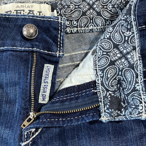 Ariat, R.E.A.L Denim, Mid Rise Straight Blue Denim Jeans. 29R - Picture 11 of 16
